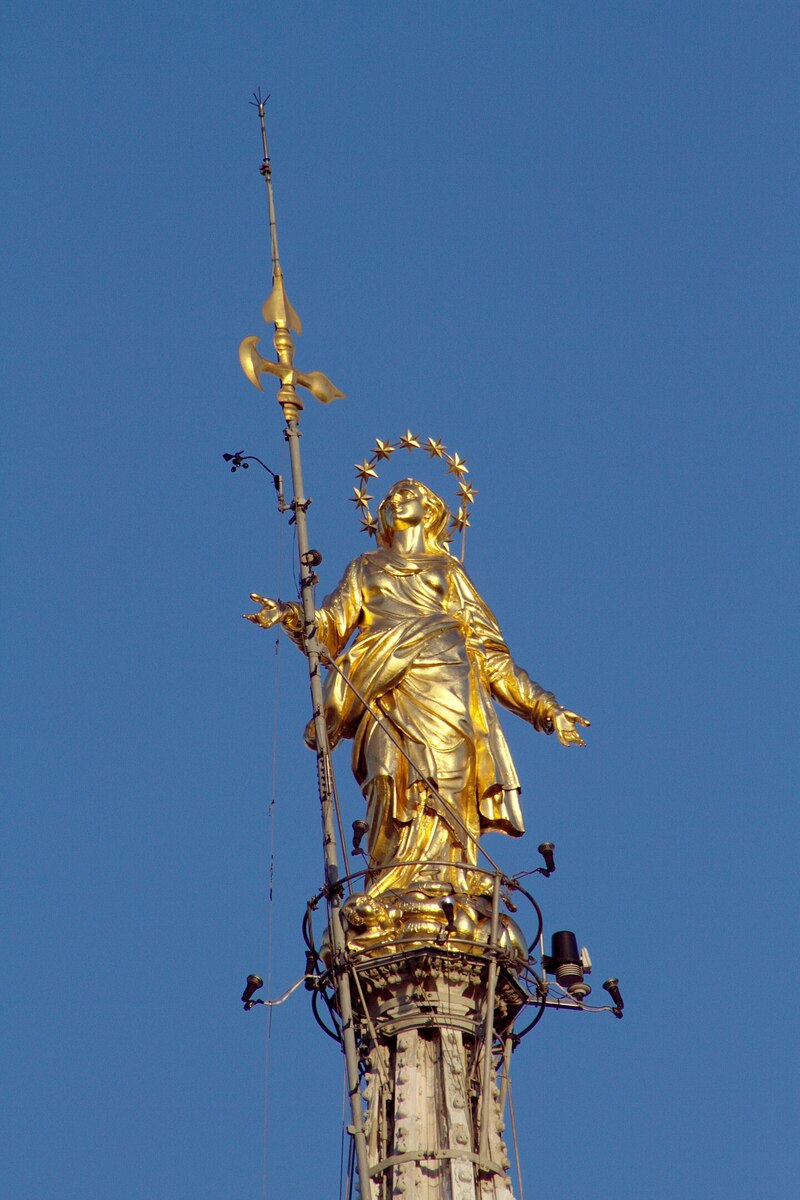 Duomo Di Milano - Đại thánh đường tráng lệ, lâu đời nhất nước Ý 13