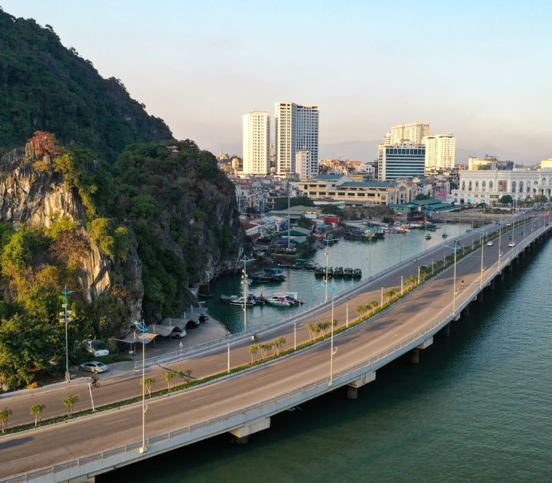 Cung đường bao biển Trần Quốc Nghiễn triệu đô đẹp nhất Hạ Long có gì? 2