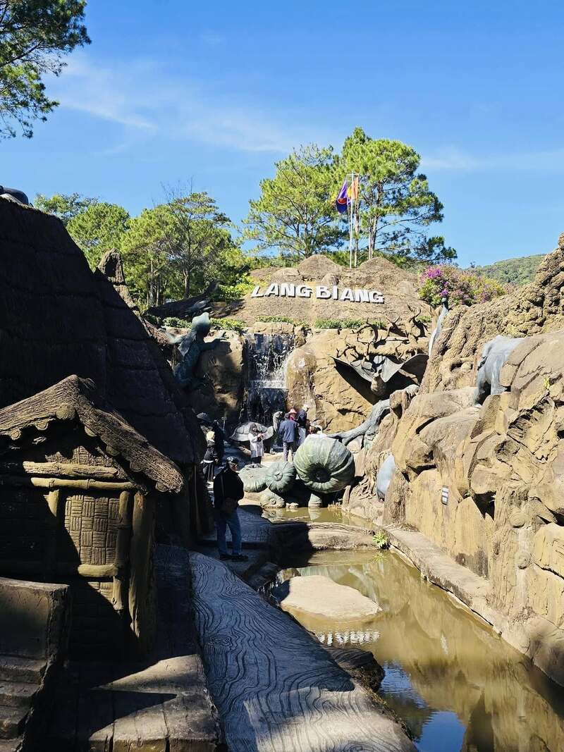 Đường Hầm Điêu Khắc: Tuyệt tác kiến trúc phố núi mộng mơ 4