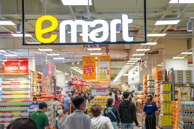 Oanh tạc Emart Sala, tọa độ mua sắm và ăn uống nổi tiếng 2