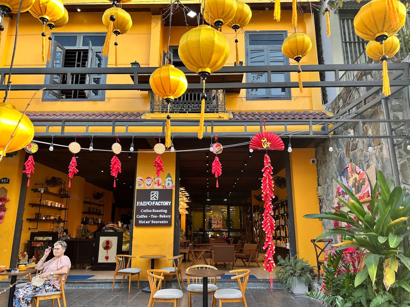 Review 2 chi nhánh Faifo Coffee đang ‘làm mưa làm gió’ khắp các cõi mạng 5