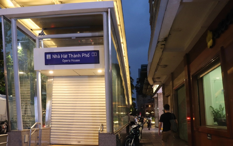 Review thực tế trải nghiệm ga Metro Nhà hát Thành phố 2
