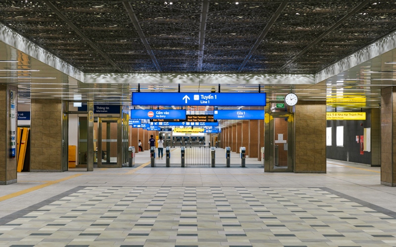 Review thực tế trải nghiệm ga Metro Nhà hát Thành phố 6