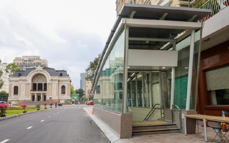 Review thực tế trải nghiệm ga Metro Nhà hát Thành phố 9