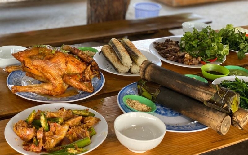 Gà nướng cơm lam – Món ăn dân dã không thể bỏ qua khi du lịch Đà Lạt 16
