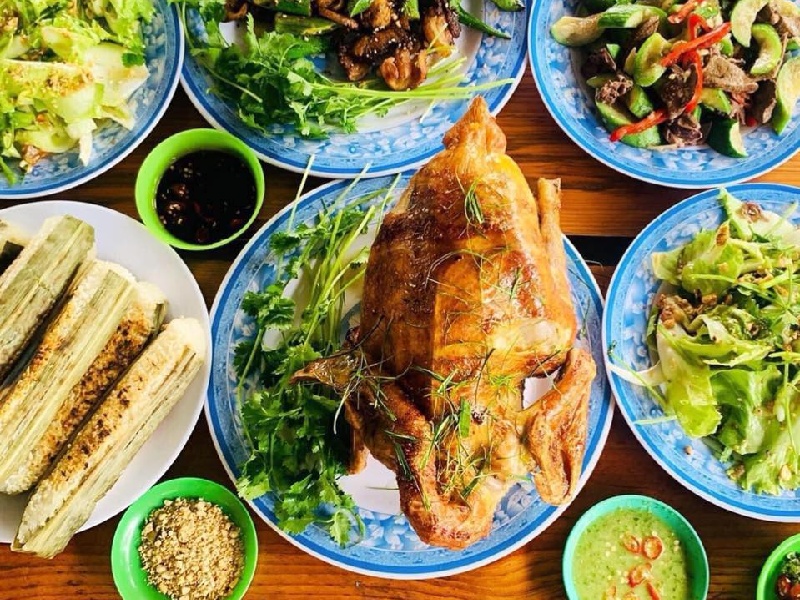 Top 10 quán gà nướng cơm lam Đà Lạt làm say lòng du khách 3