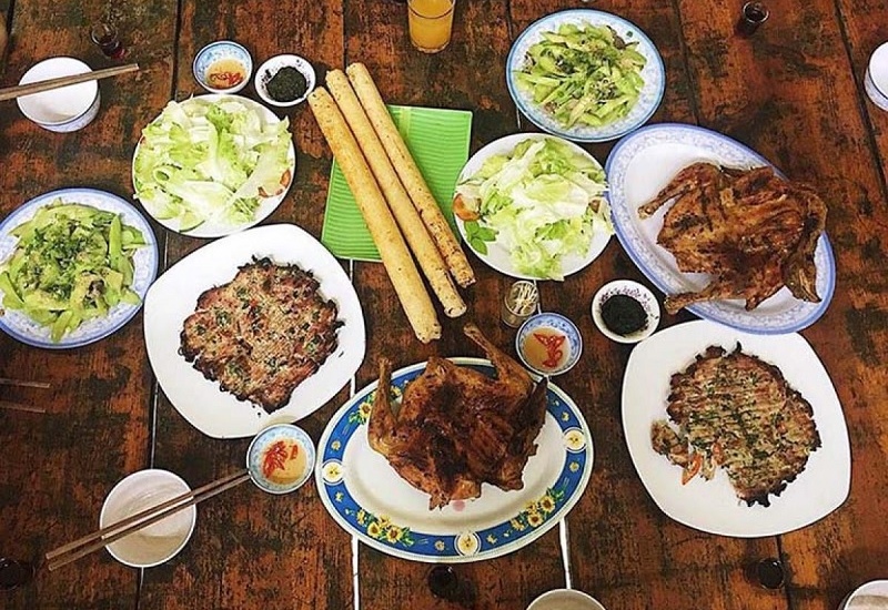 Top 10 quán gà nướng cơm lam Đà Lạt làm say lòng du khách 8