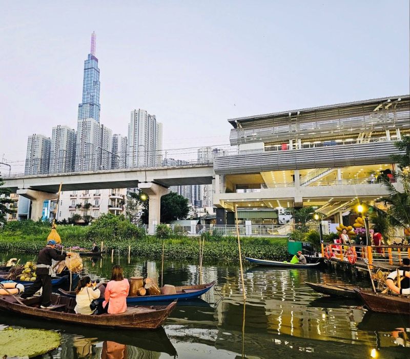 Ga Văn Thánh có gì? Trải nghiệm thực tế & địa điểm ăn chơi gần ga