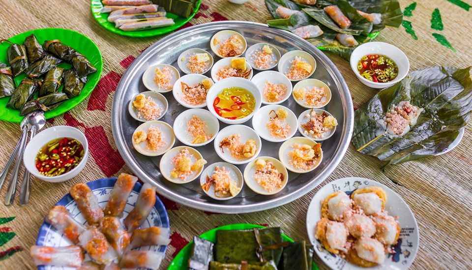 Ghé ăn bánh nậm lọc quán Bà Bé nổi tiếng ở Đà Nẵng 3