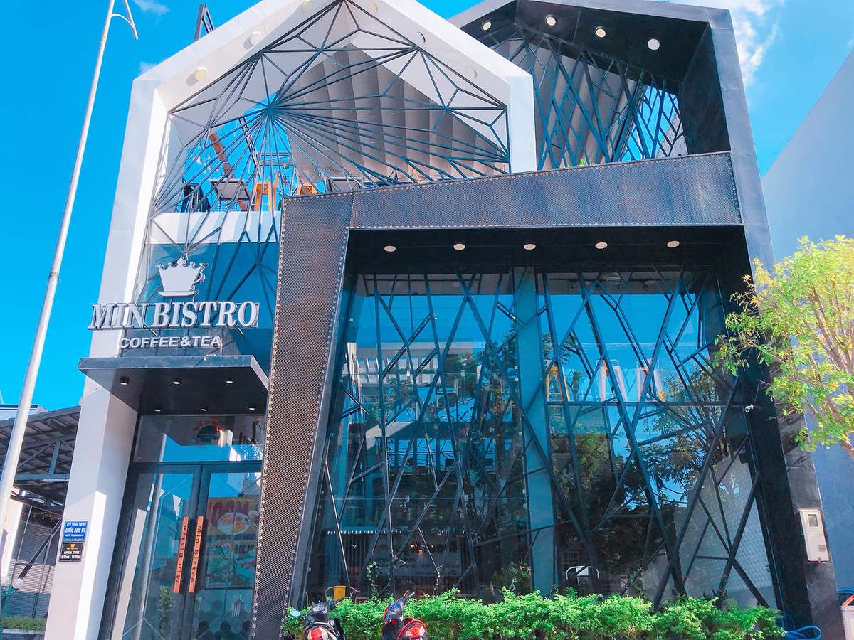 Ghé đến Min Bistro café ngắm hồ cá Koi tuyệt đẹp 2