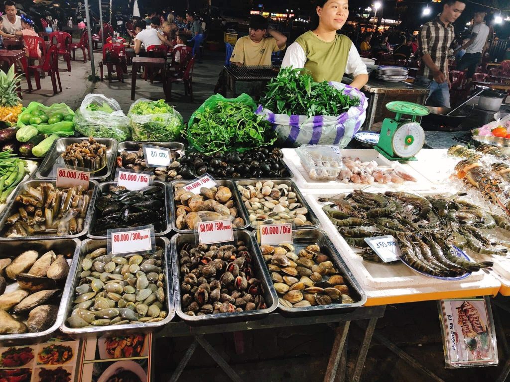 Ghé ngay chợ đêm Sơn Trà Đà Nẵng, thưởng thức mỹ vị thành phố biển 9