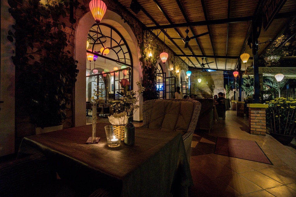 Ghé thăm The Villas Restaurant Quảng Bình cùng hội bạn thân 2
