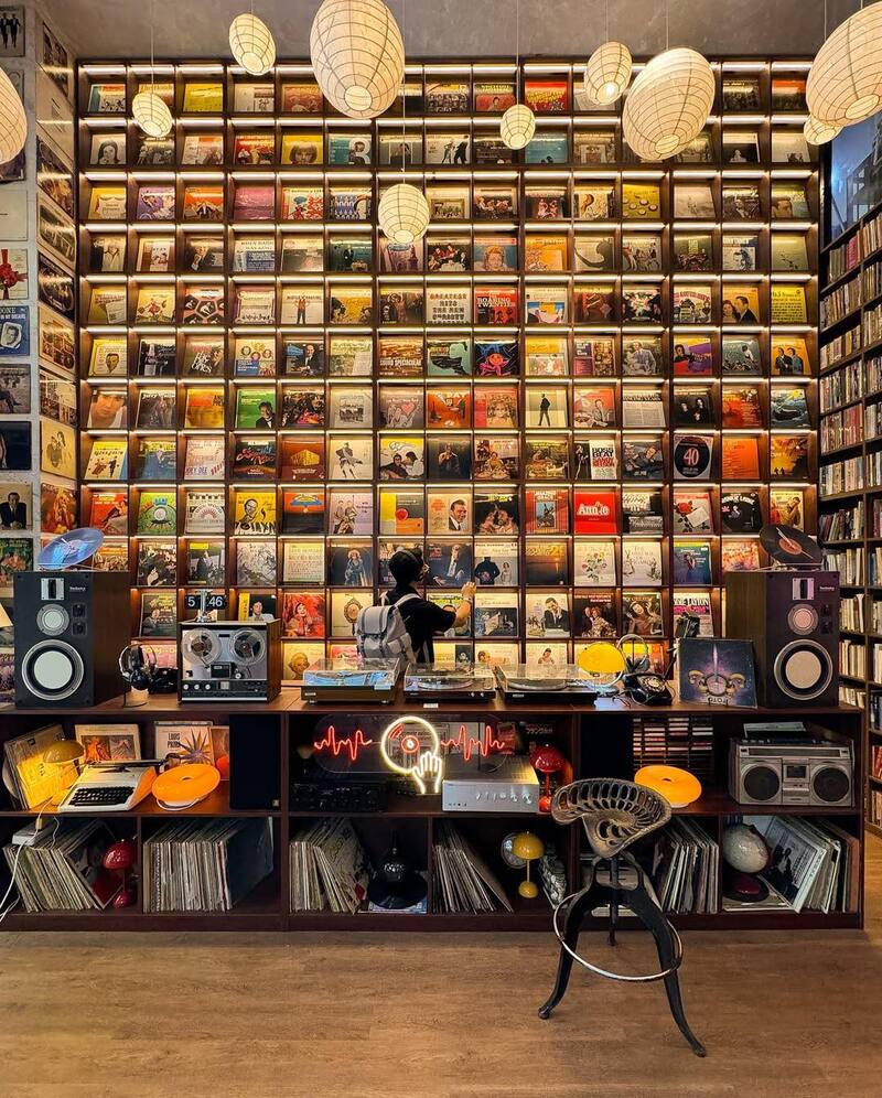 Giang Cafe: Tìm về không gian cổ điển nhưng không kém phần thời thượng 12