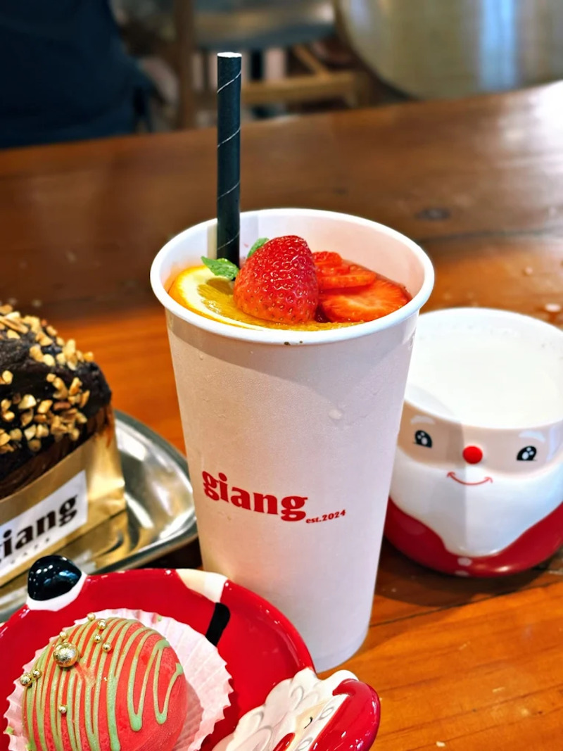 Giang Cafe: Tìm về không gian cổ điển nhưng không kém phần thời thượng 5