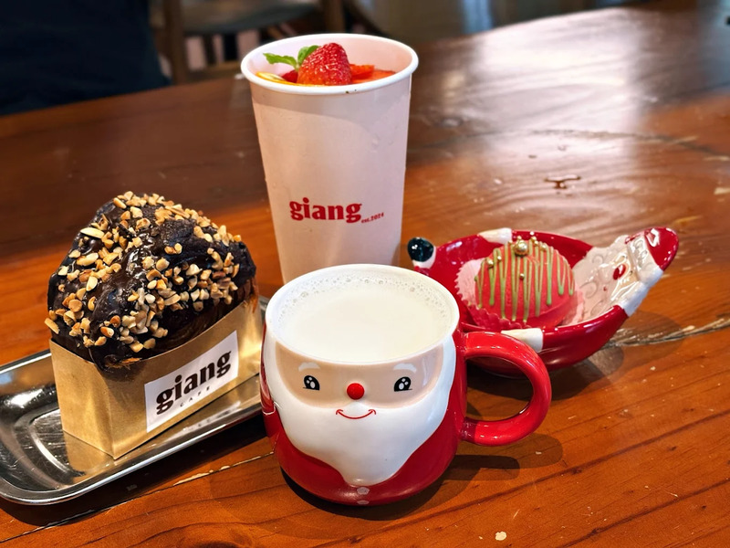 Giang Cafe: Tìm về không gian cổ điển nhưng không kém phần thời thượng 10