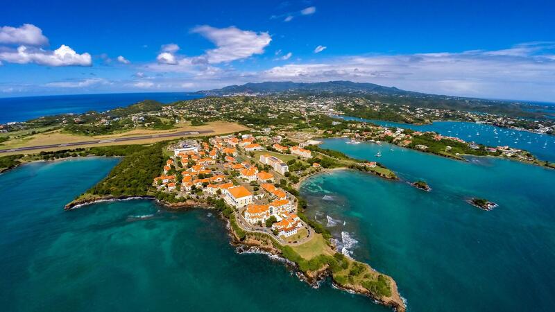 Thủ đô St. George's của Grenada là một trong những thành phố cảng đẹp nhất vùng Caribbean.
