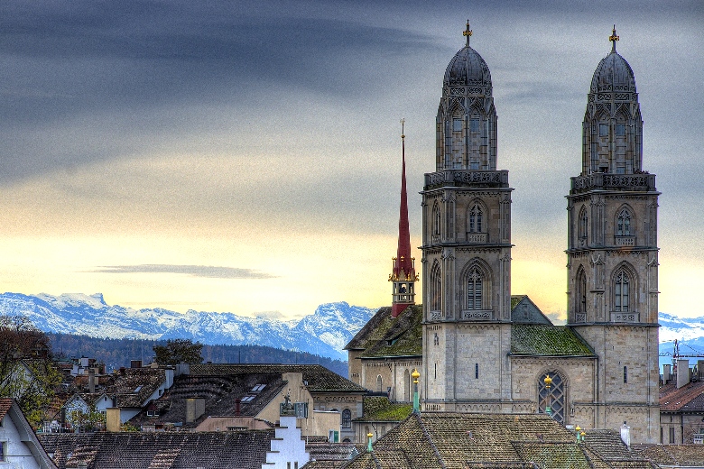 Nhà thờ Grossmünster và biểu tượng tôn giáo giữa lòng Zurich 3