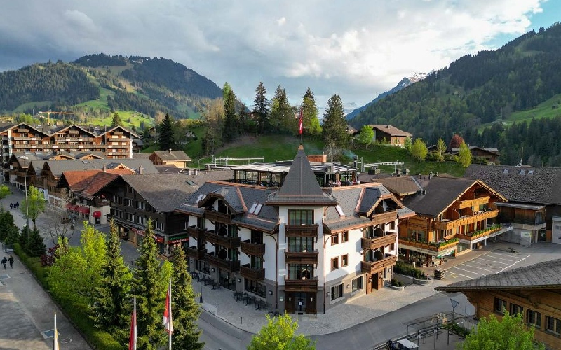 Khám phá Gstaad: Nơi nghỉ dưỡng xa hoa và biệt lập ở Thụy Sĩ 2