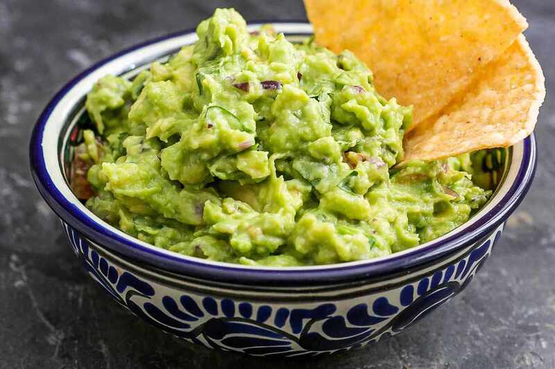 Guacamole: Món sốt trái bơ healthy với cách làm đơn giản 8