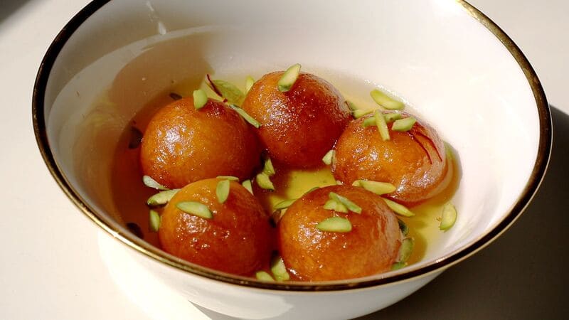 Độc đáo ẩm thực Nam Á với món Gulab Jamun thơm ngon chuẩn vị 3