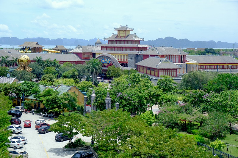 Review đi Hạ Long tháng 5 khởi đầu mùa hè rực rỡ trên vịnh di sản 7