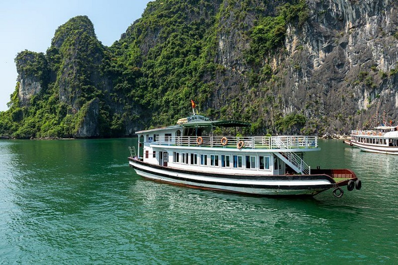 Review đi Hạ Long tháng 5 khởi đầu mùa hè rực rỡ trên vịnh di sản 4