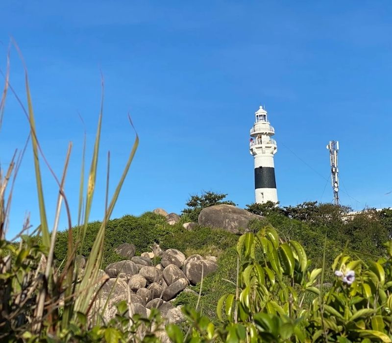 Hải đăng Cù Lao Xanh, mắt thần trăm tuổi giữa lòng Quy Nhơn