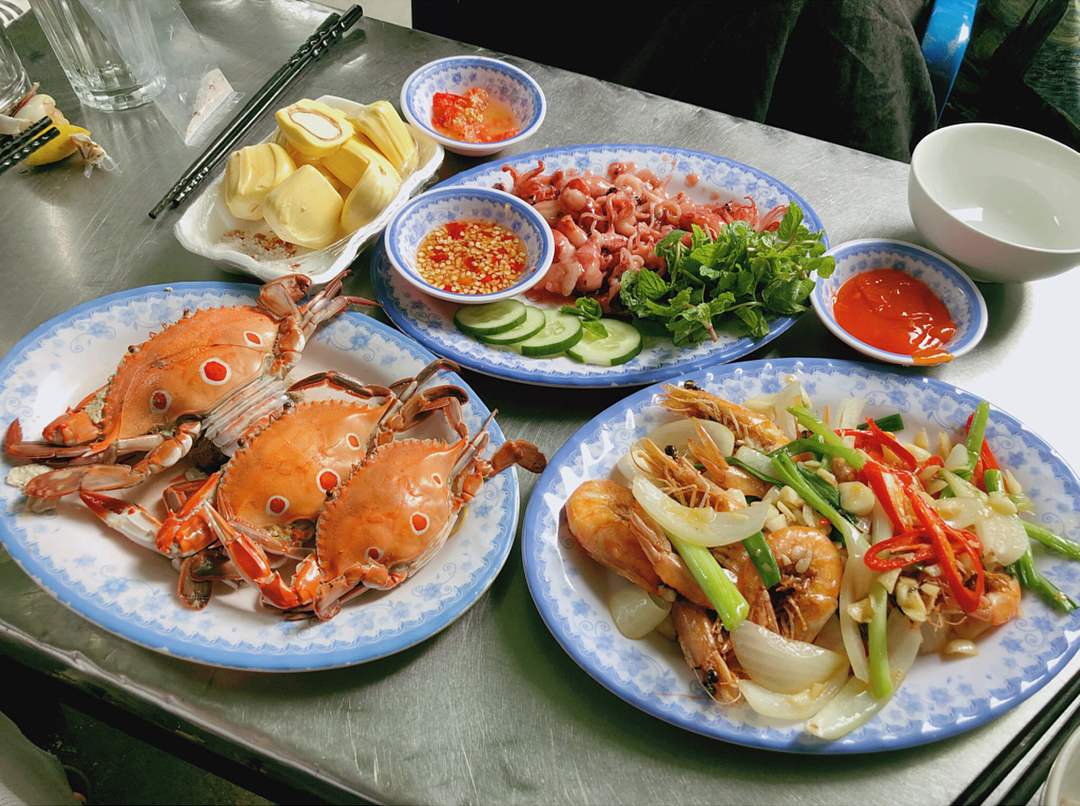 Hải sản Năm Đảnh - Quán hải sản nổi tiếng nhất Đà Nẵng có ngon như lời đồn?
