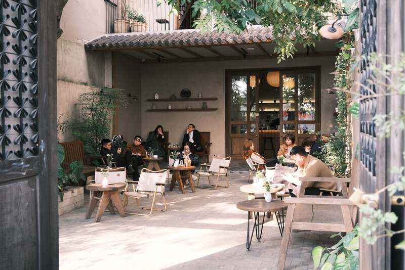 Hai Tâm Hồn Café: Quán xinh đón nắng siêu thơ ở Đống Đa 5