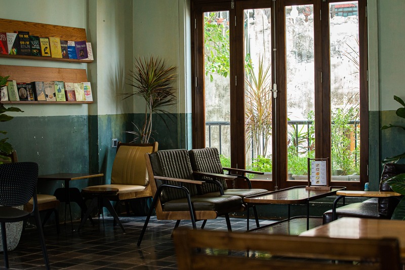 Cafe Hầm Trú Ẩn góc bình yên nép mình giữa lòng Hà Nội 4