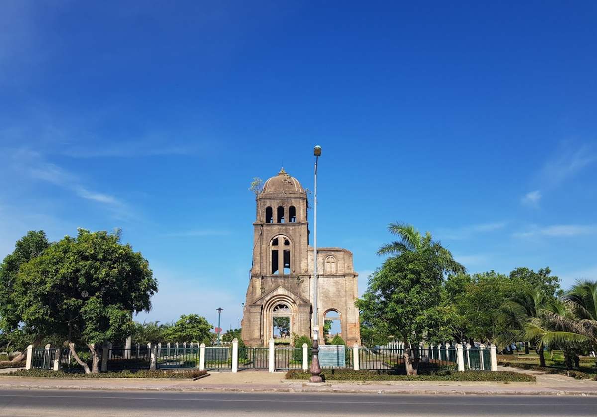 Hàng loạt nhà thờ Quảng Bình nổi bật với kiến trúc độc đáo 3