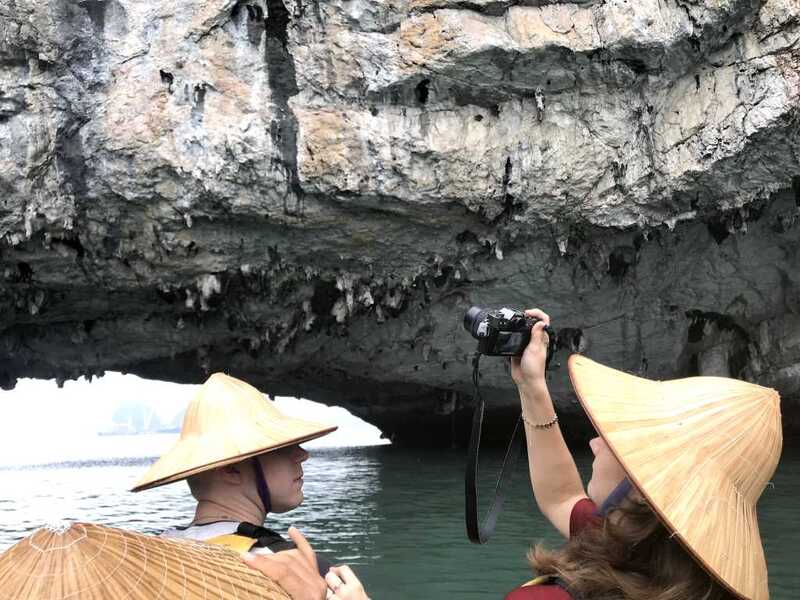 Hang Luồn Hạ Long – Chốn tiên cảnh nơi Vịnh Lan Hạ 10