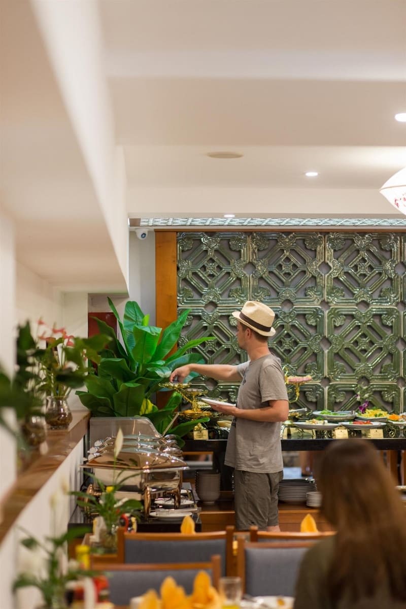 Khách sạn Hanoi Golden Holiday Hotel mang vẻ truyền thống giữa phố cổ 14