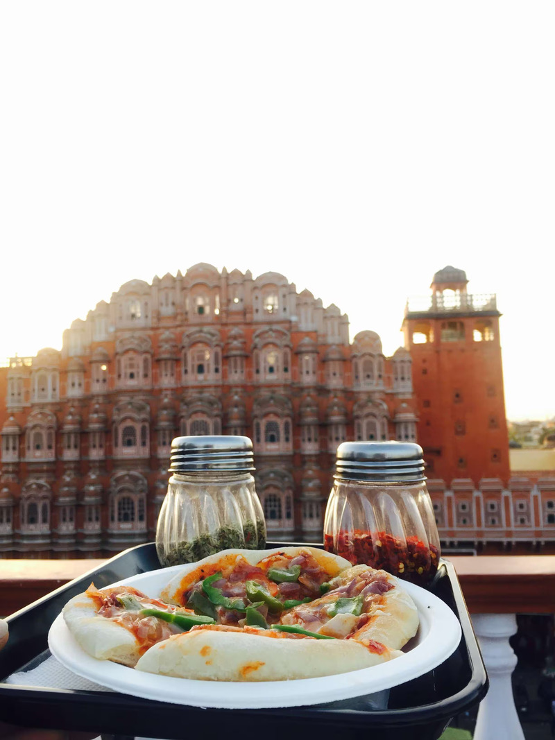 Hawa Mahal: Cung điện Gió trứ danh giữa thành phố hồng 8