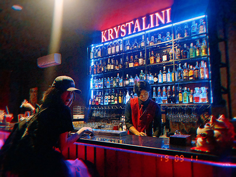 Hidden bar, xu hướng giải trí mới của giới trẻ Sài Thành 9