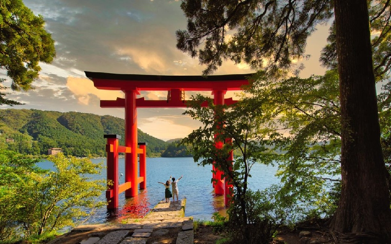Du ngoạn hồ Ashi say đắm giữa lòng Hakone, Nhật Bản 13