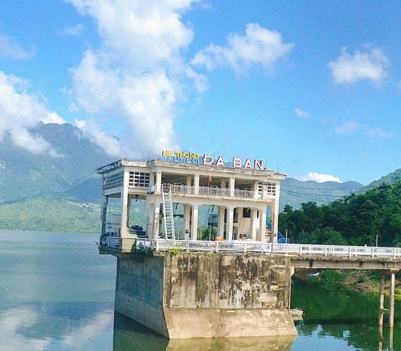 Trải nghiệm Hồ Đá Bàn Nha Trang và trải nghiệm cắm trại từ A-Z