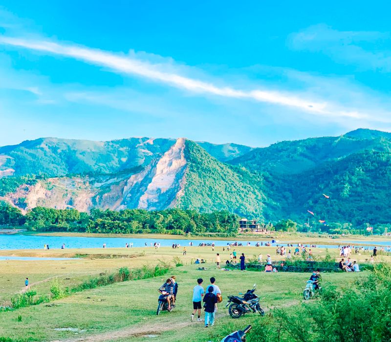 Hồ Đồng Chanh, điểm du lịch mới toanh đẹp tựa cảnh sắc Thụy Sĩ