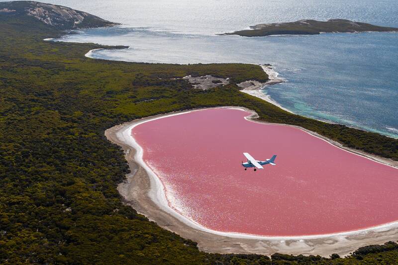 Hồ Hillier pha sắc hồng như trong truyện cổ tích tại Úc 6