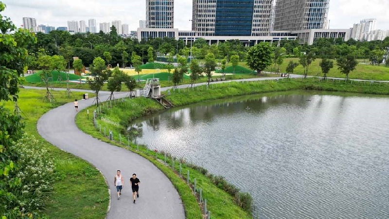 Hồ Mễ Trì: Không gian xanh yên bình giữa lòng Hà Nội 4