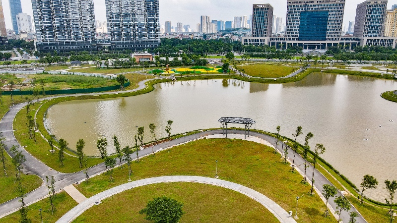 Hồ Mễ Trì: Không gian xanh yên bình giữa lòng Hà Nội 5