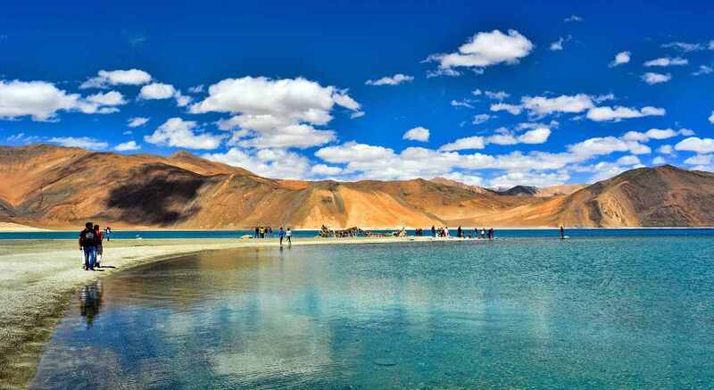 Hồ Pangong tấm gương xanh trong như ngọc ở Ladakh Ấn Độ 4