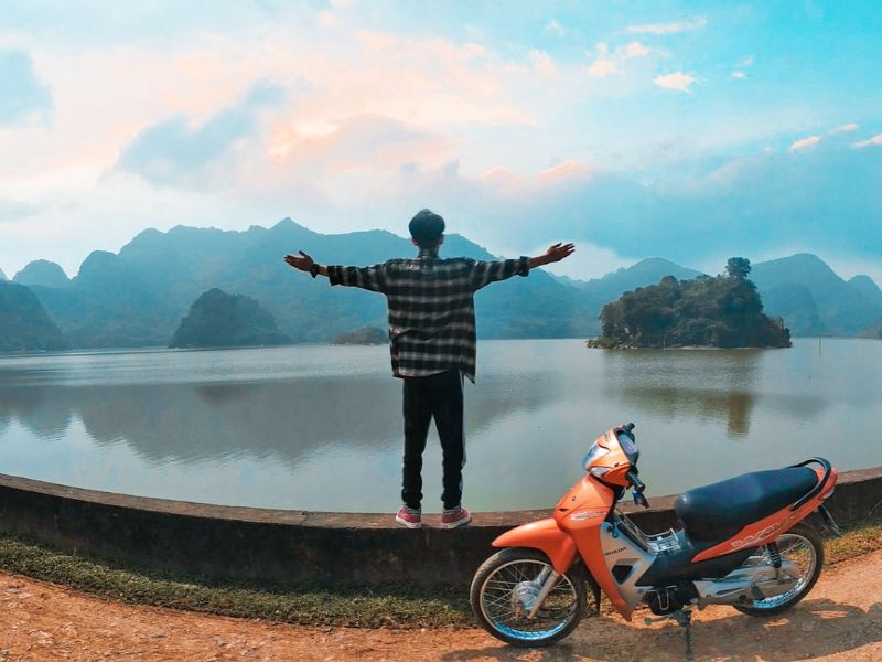 Đường di chuyển đến Hồ Quan Sơn