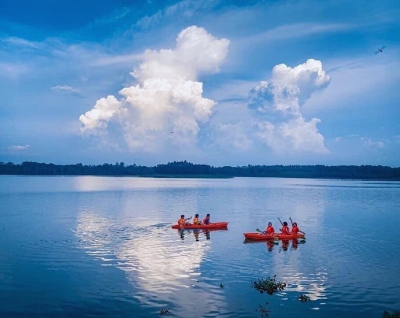 Hồ Suối Hai thơ mộng giữa Ba Vì rực rỡ 2