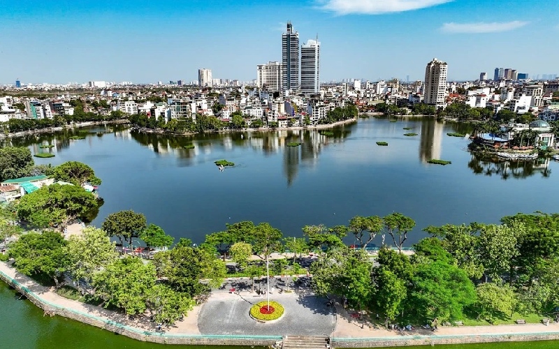 Hồ Trúc Bạch: Góc bình yên hiếm có giữa lòng Hà Nội nhộn nhịp 3