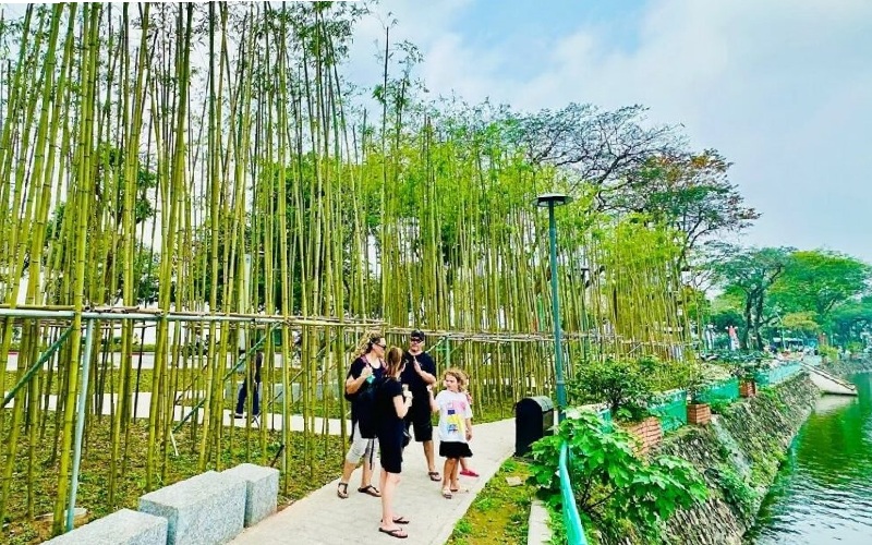 Hồ Trúc Bạch: Góc bình yên hiếm có giữa lòng Hà Nội nhộn nhịp 5