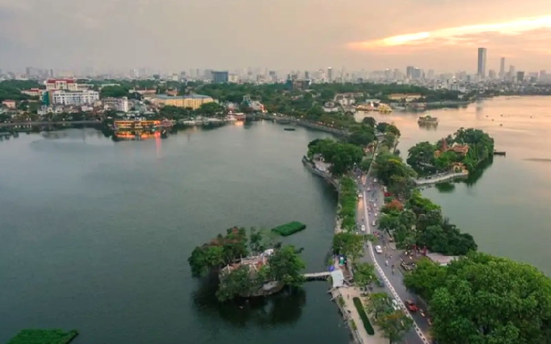 Hồ Trúc Bạch: Góc bình yên hiếm có giữa lòng Hà Nội nhộn nhịp 6