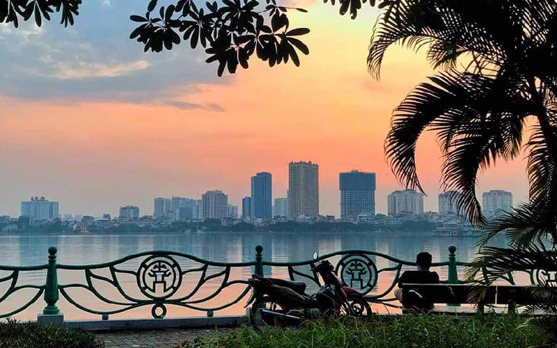 Hồ Trúc Bạch: Góc bình yên hiếm có giữa lòng Hà Nội nhộn nhịp 8