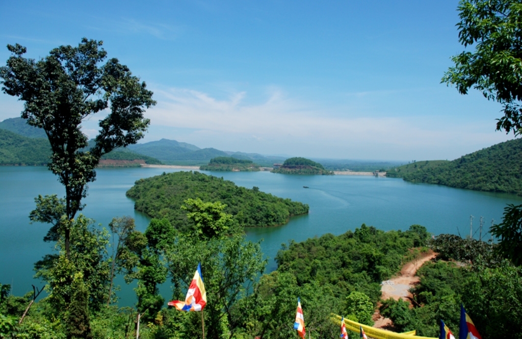 Hồ Truồi - Lạc bước chốn bồng lai tiên cảnh ở xứ Huế mộng mơ 4