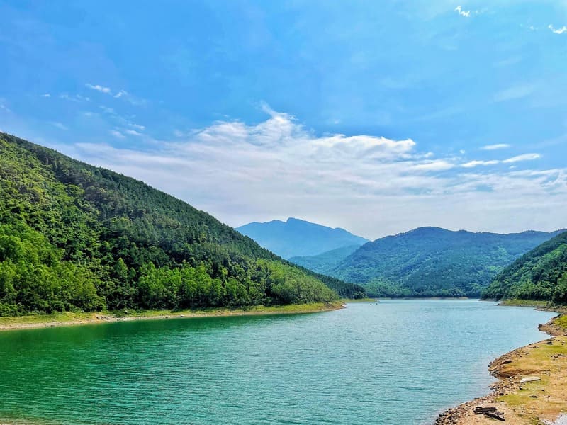 Hồ Xạ Hương, cảnh đẹp nép mình sau rừng thông Tam Đảo 8
